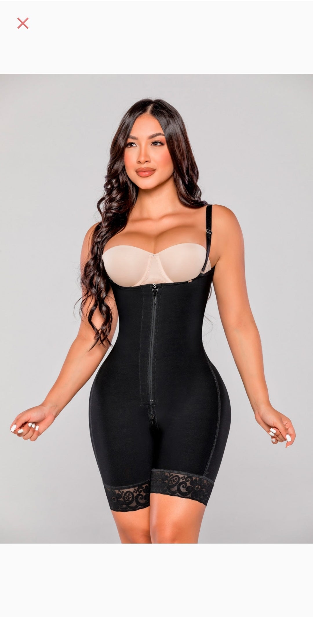 Faja moldeadora de realce natural levanta cola, a
media pierna con tirantes removibles. Permite
que tu figura se beneficie de las cualidades de
nuestra faja úsala debajo de tu ropa nadie notará
que la llevas puesta. Ideal para el uso diario
Con efecto inv